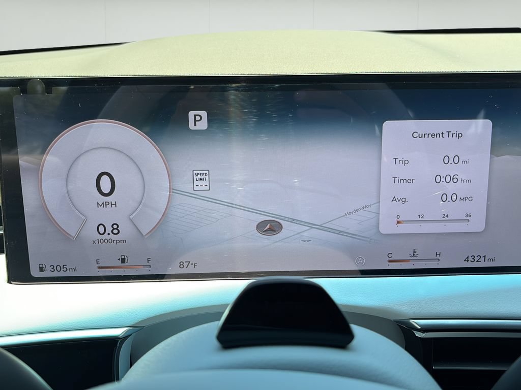 Certified 2026 Genesis GV70 2.5T Advanced AWD/4WD image 24