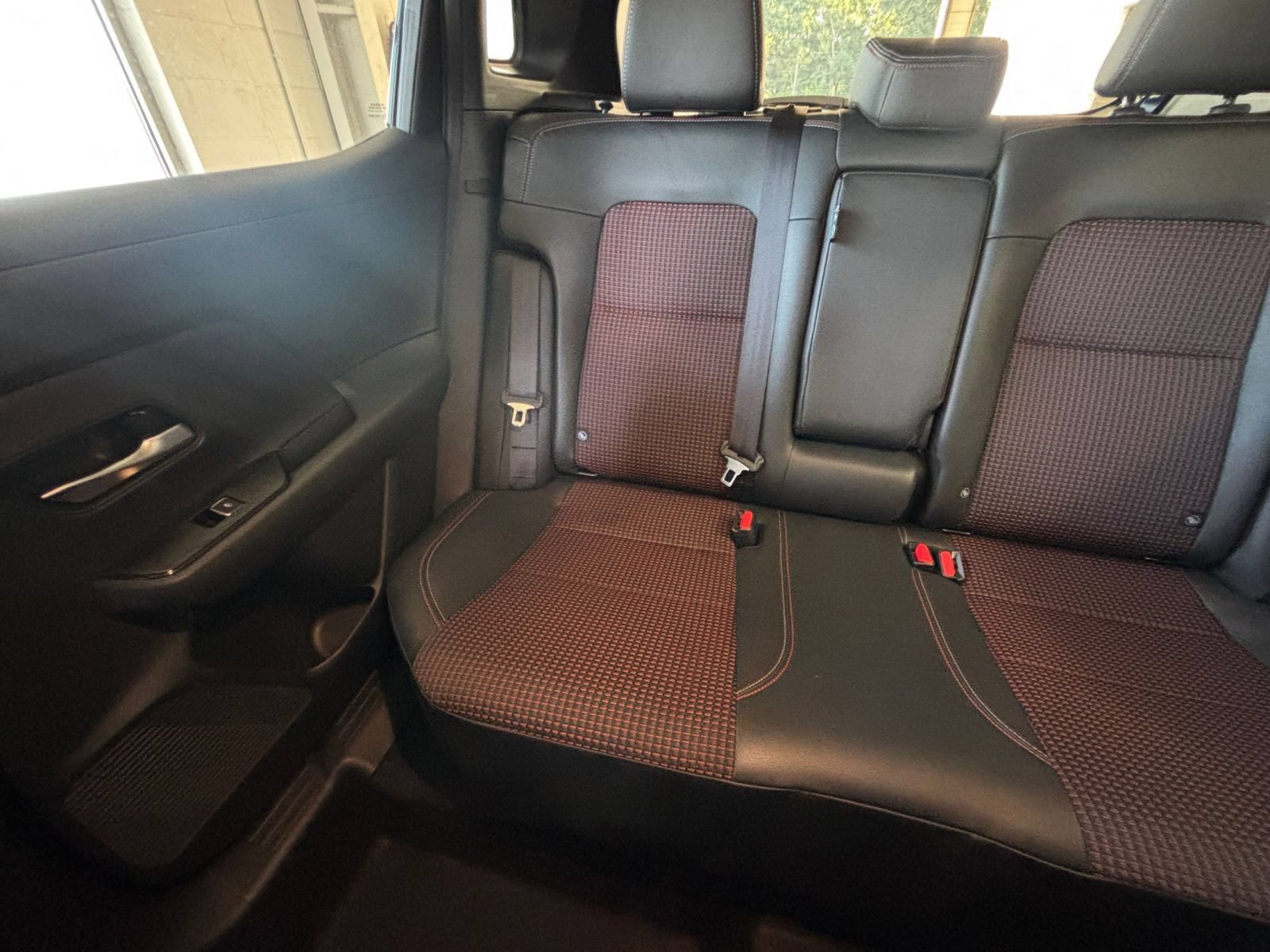 Used 2026 Nissan Kicks SR FWD image 38
