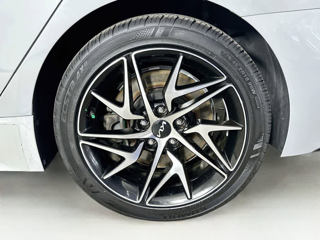 Used 2022 Kia Stinger GT-Line w/ Sun & Sound Package RWD image 8