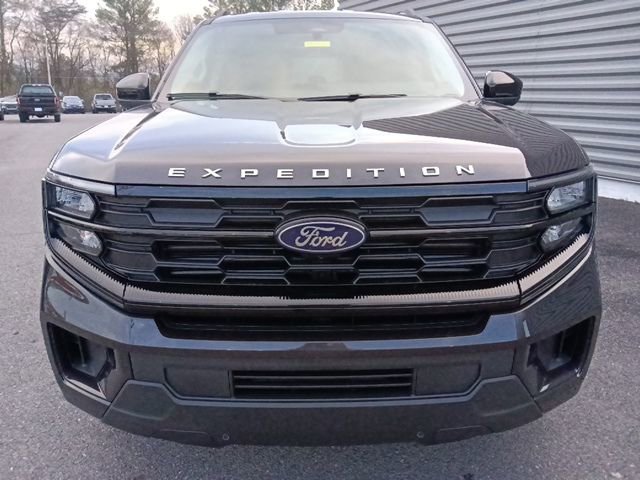 New 2026 Ford Expedition Active image 8