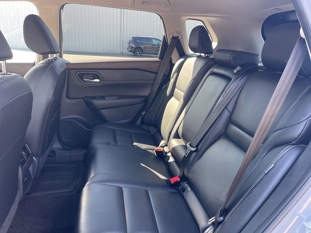 Used 2023 Nissan Rogue SL image 21