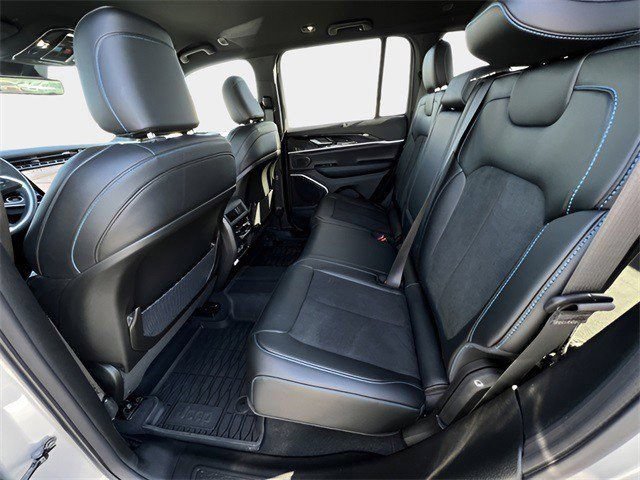 Used 2024 Jeep Grand Cherokee Trailhawk w/ Advanced Protech Group II AWD/4WD image 13