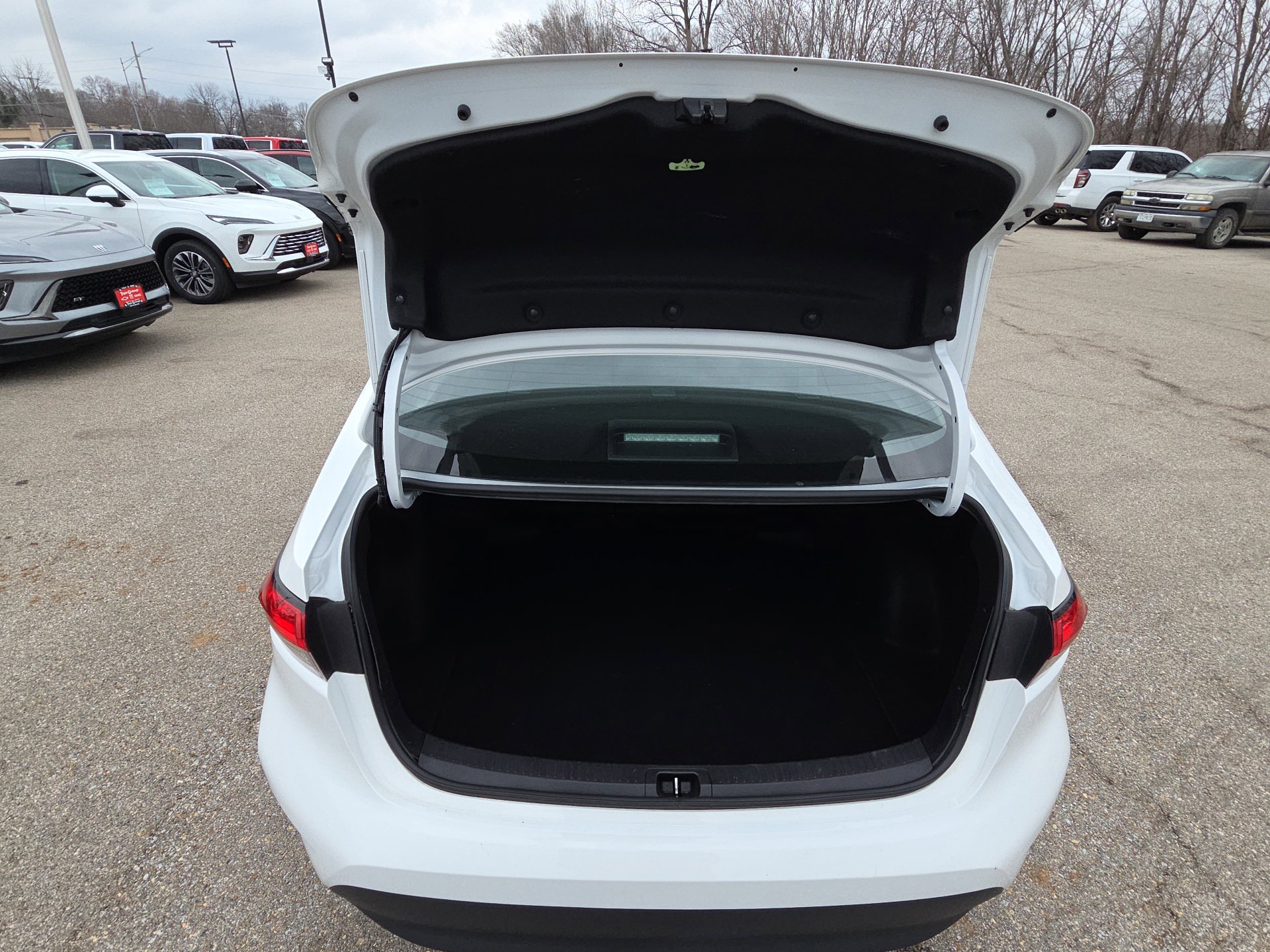 Used 2024 Toyota Corolla LE image 31