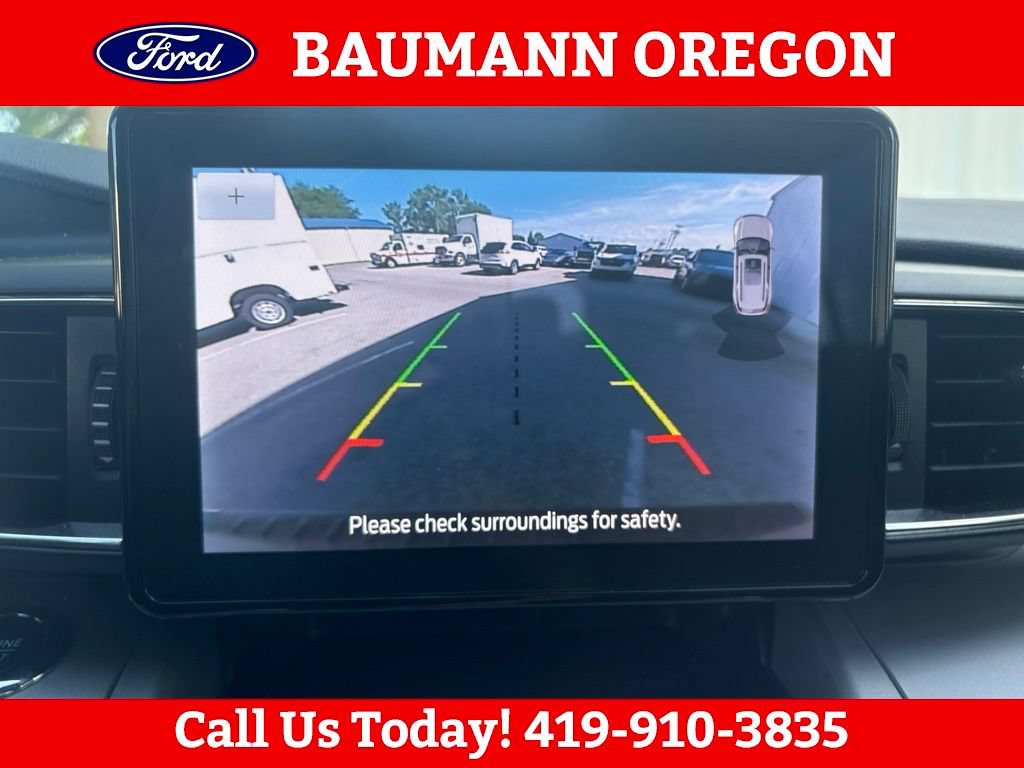 Used 2023 Ford Explorer XLT w/ Equipment Group 202A AWD/4WD image 22