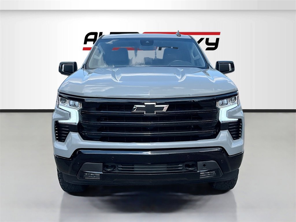 Used 2024 Chevrolet Silverado 1500 LT Trail Boss w/ Convenience Package II image 2