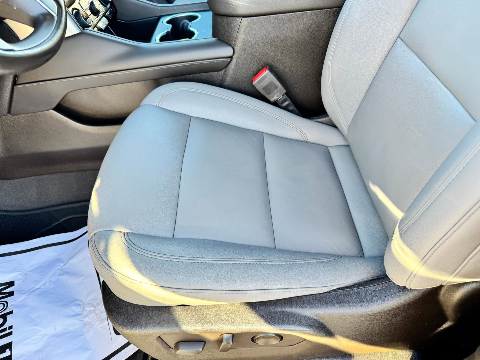 Used 2022 Chevrolet Tahoe Z71 w/ Luxury Package image 11