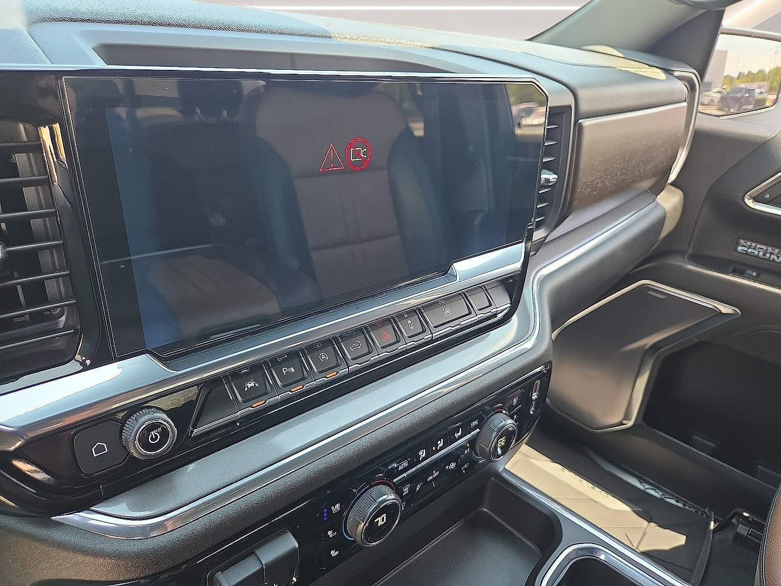 Used 2023 Chevrolet Silverado 1500 High Country w/ High Country Premium Package AWD/4WD image 8