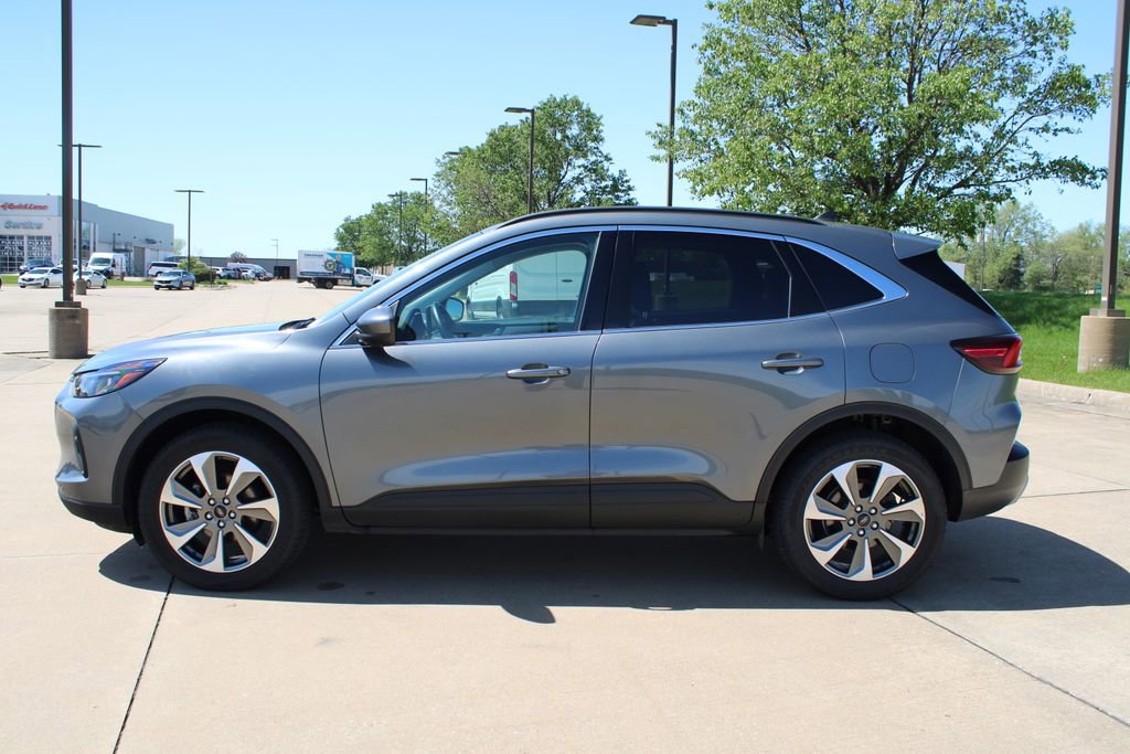 Used 2024 Ford Escape Platinum AWD/4WD image 17