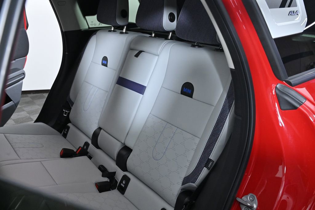 Used 2025 MINI Cooper Countryman SE w/ Comfort Package Max image 26