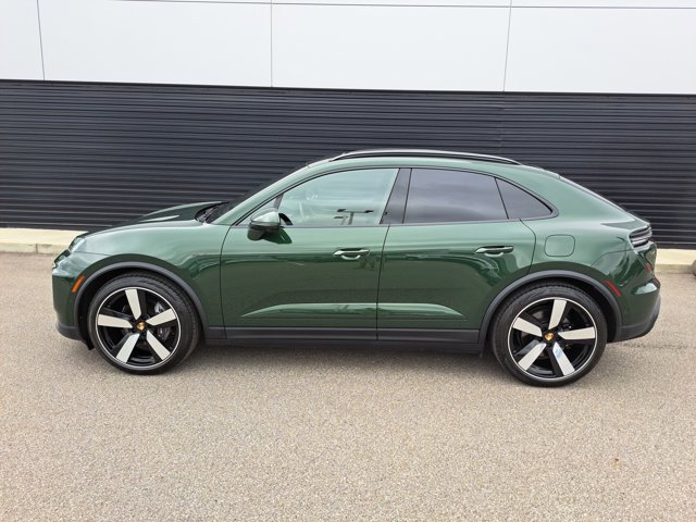 Certified 2024 Porsche Macan 4 Electric image 2