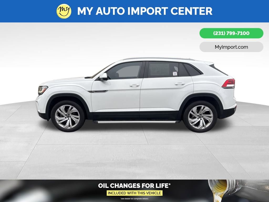 Used 2020 Volkswagen Atlas Cross Sport SE w/ Towing Package image 4