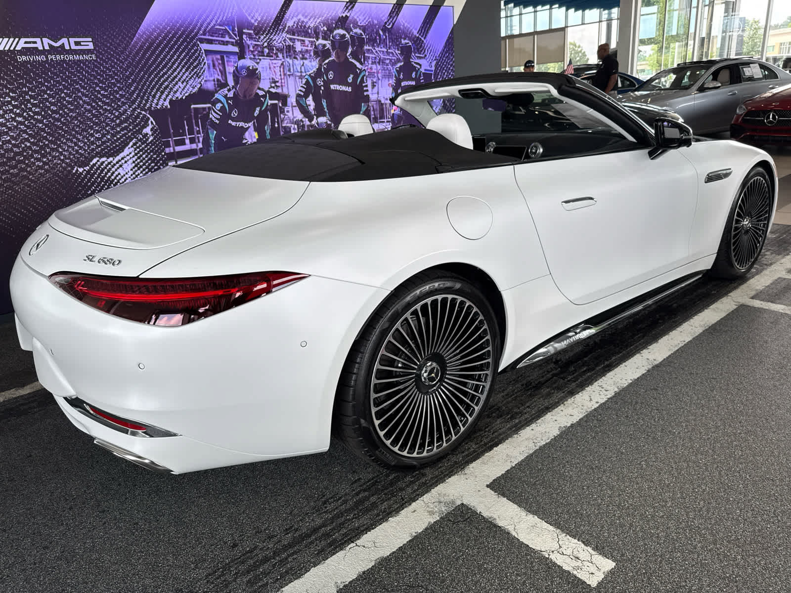 New 2026 Mercedes-Benz Maybach SL 680 video 3