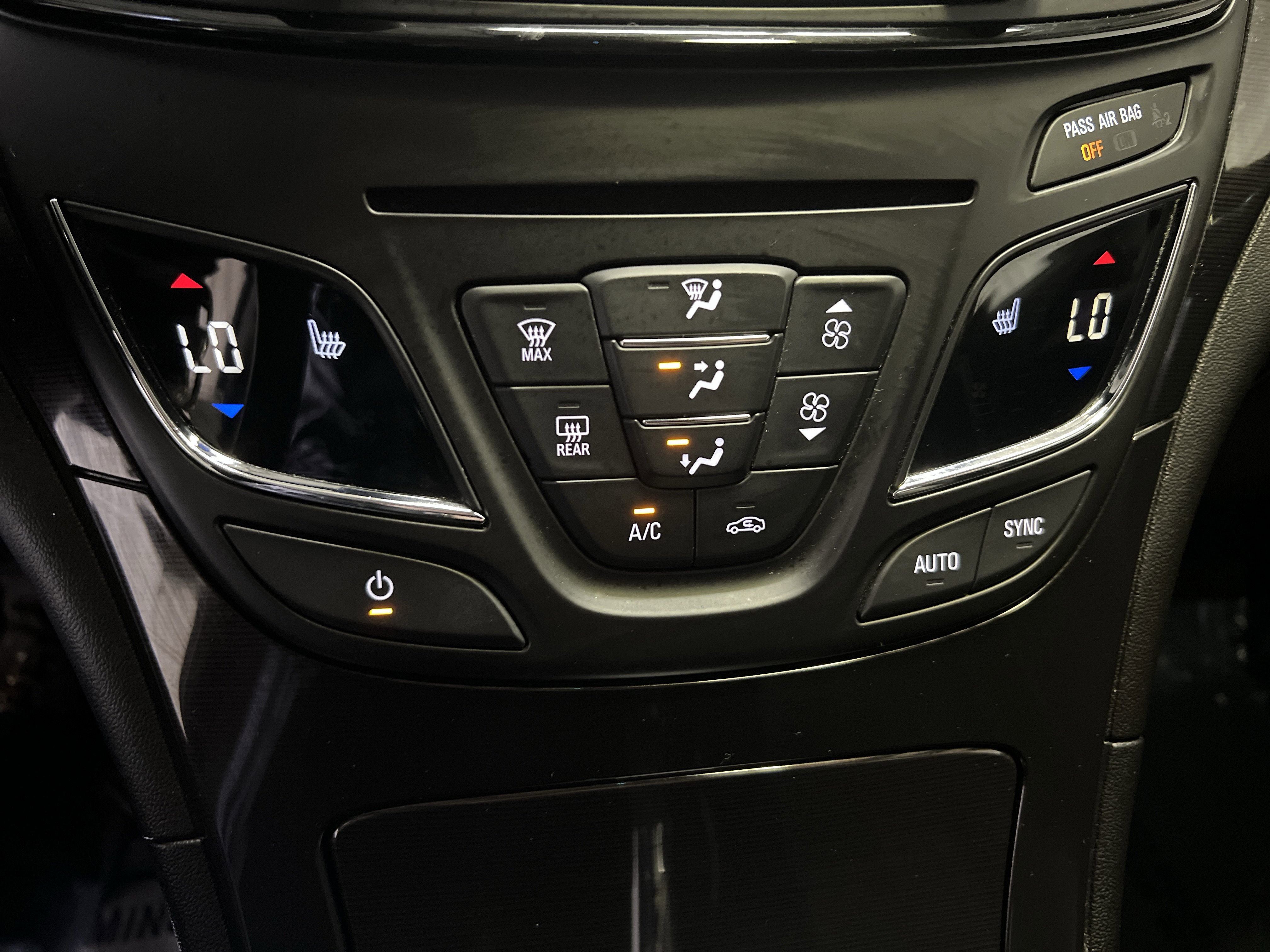 Used 2016 Buick Regal image 20