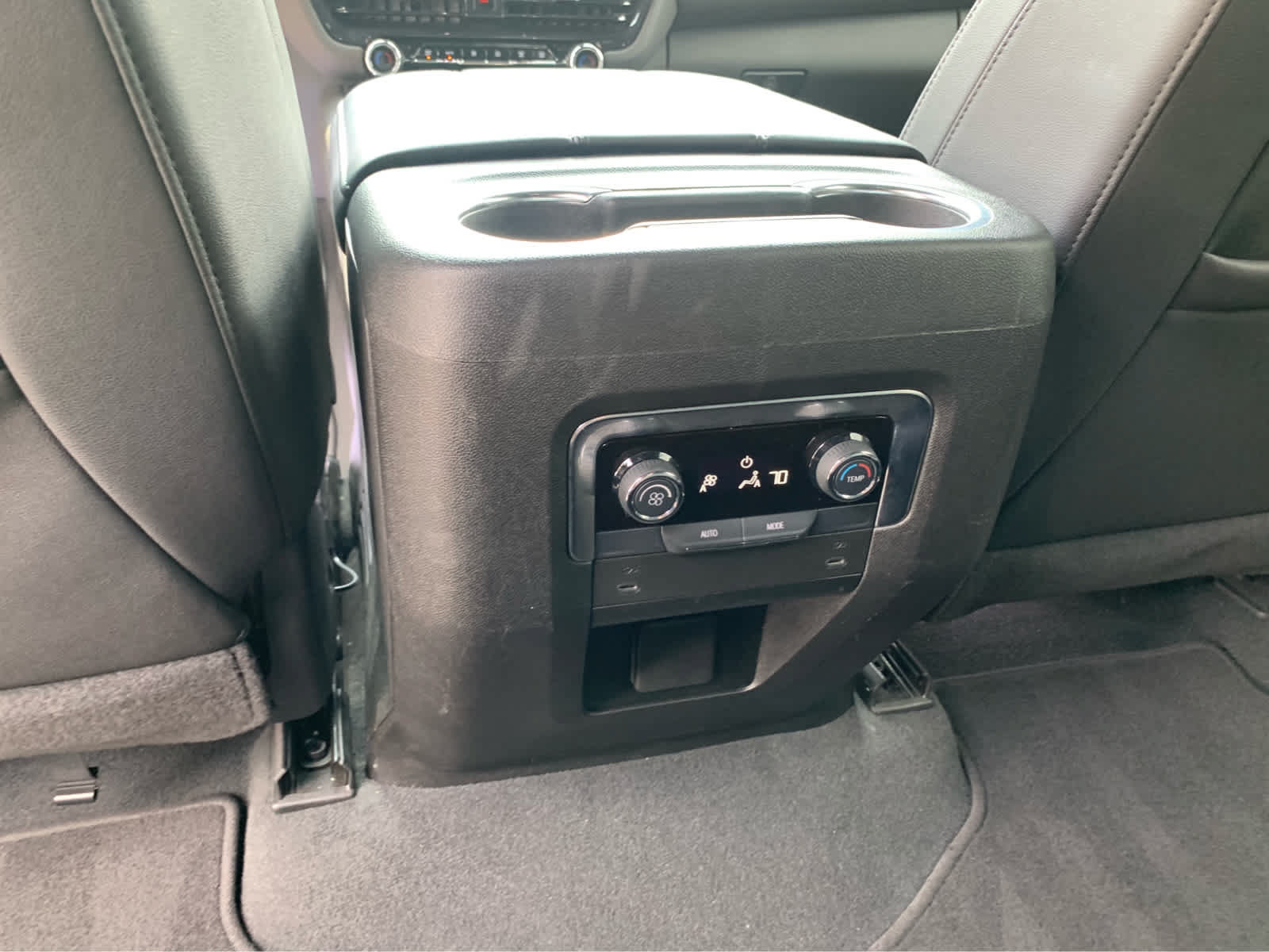 Used 2025 Chevrolet Tahoe Z71 AWD/4WD image 25