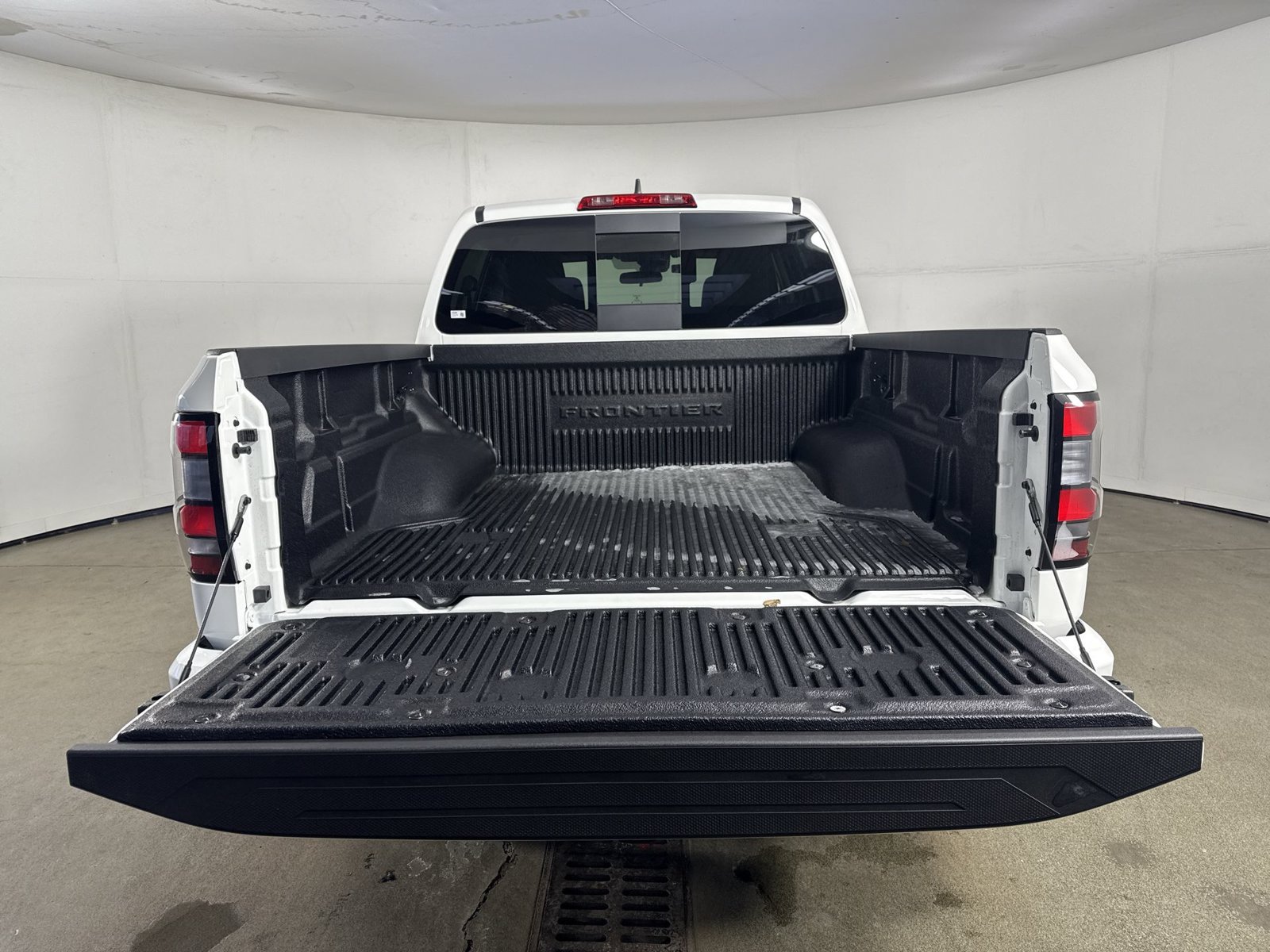 New 2026 Nissan Frontier SV w/ All-Weather Content Package AWD/4WD image 32