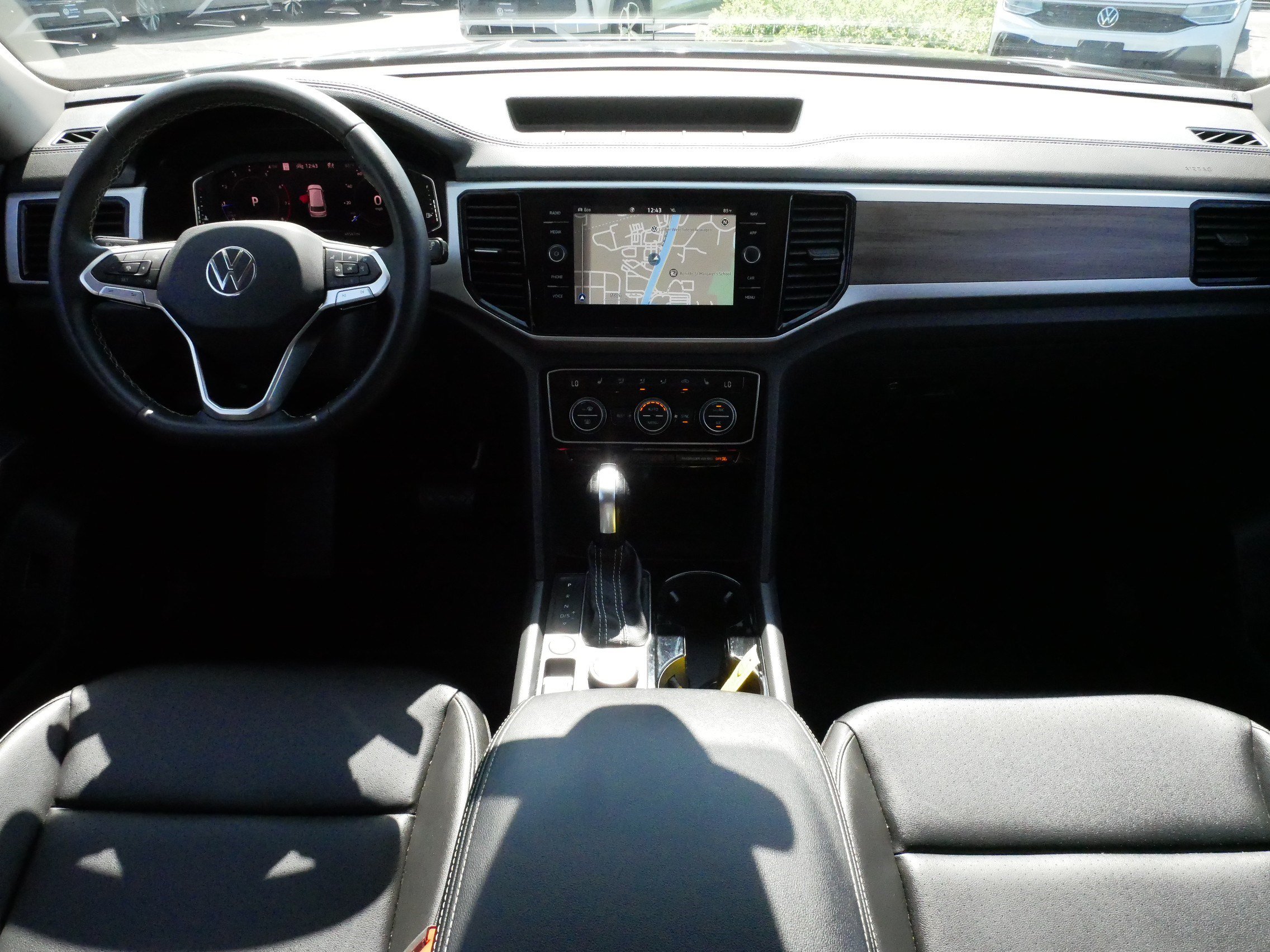 Certified 2023 Volkswagen Atlas SEL AWD/4WD image 10