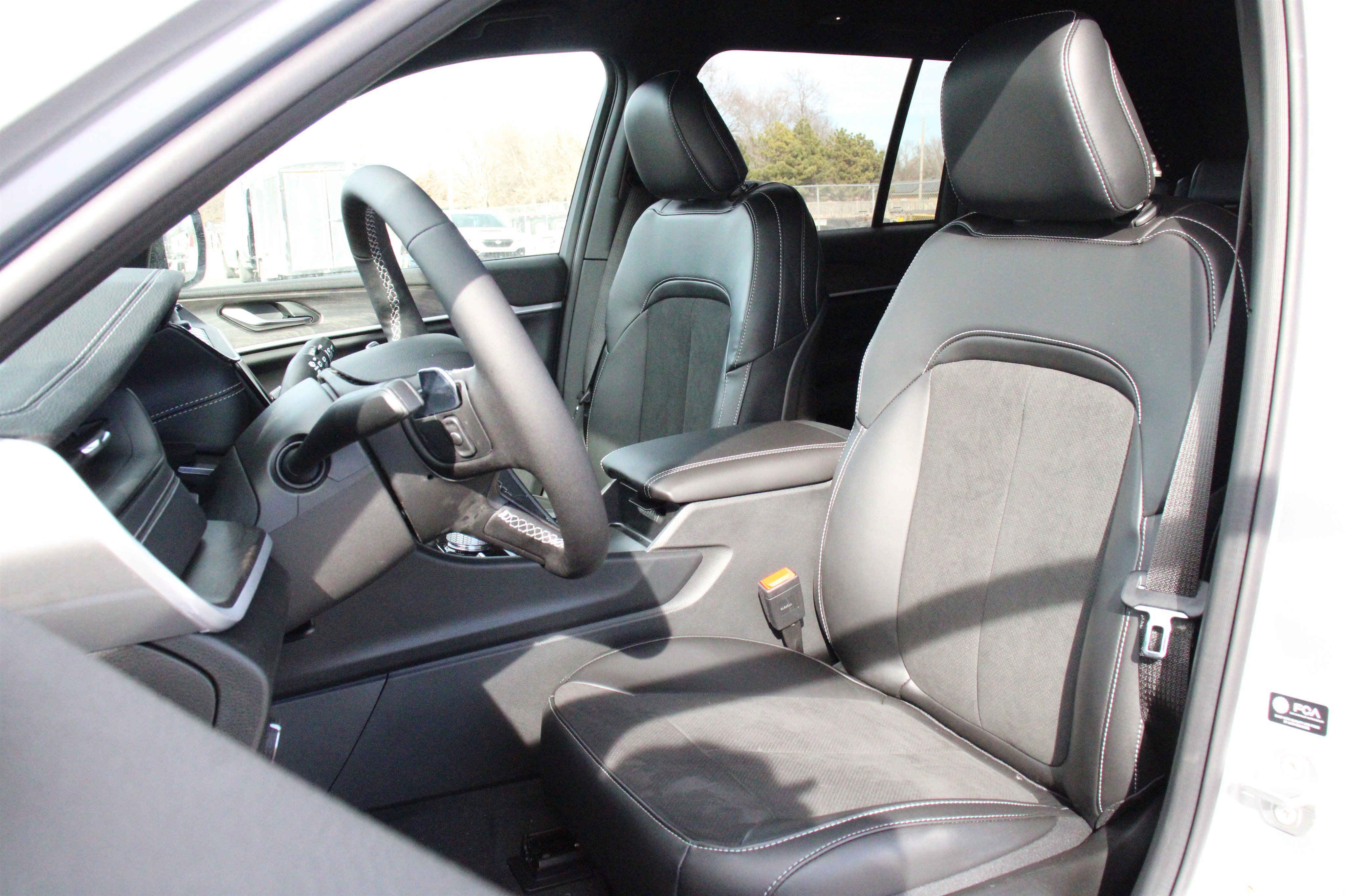 New 2026 Jeep Grand Cherokee Altitude image 5