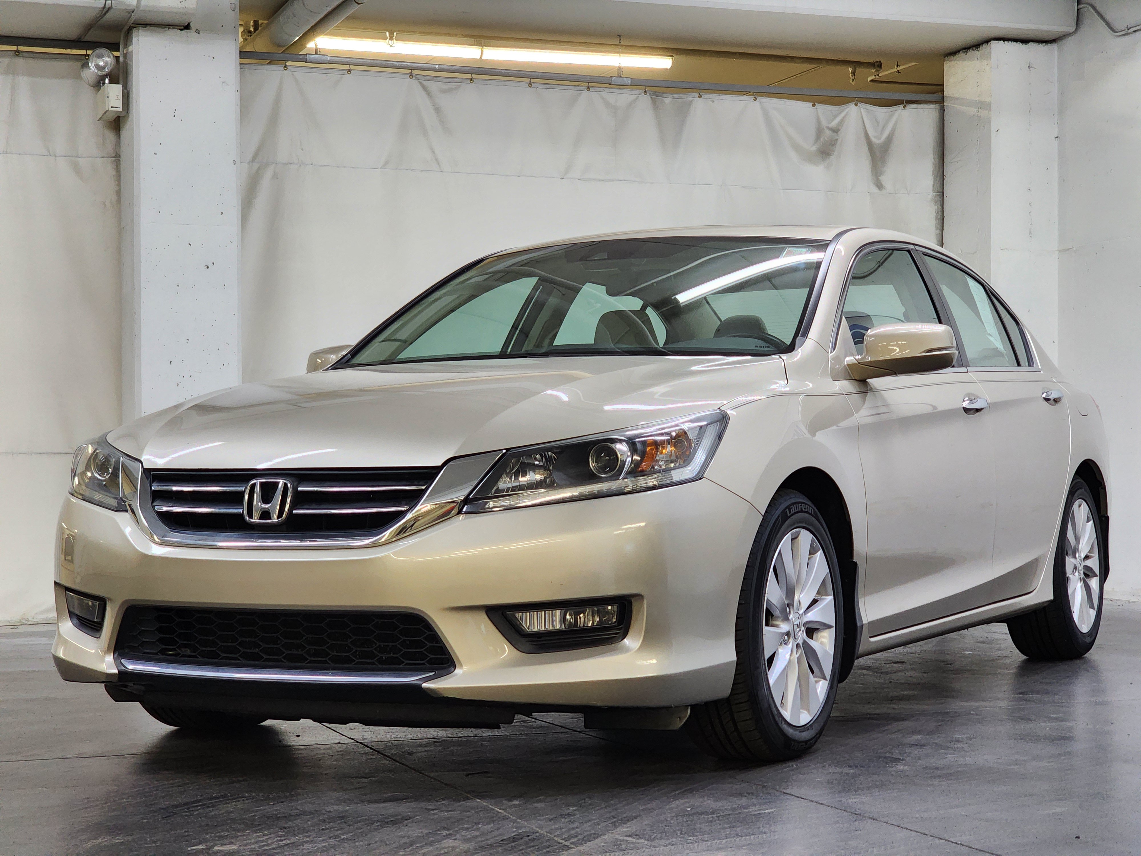 Used 2015 Honda Accord EX-L image 11
