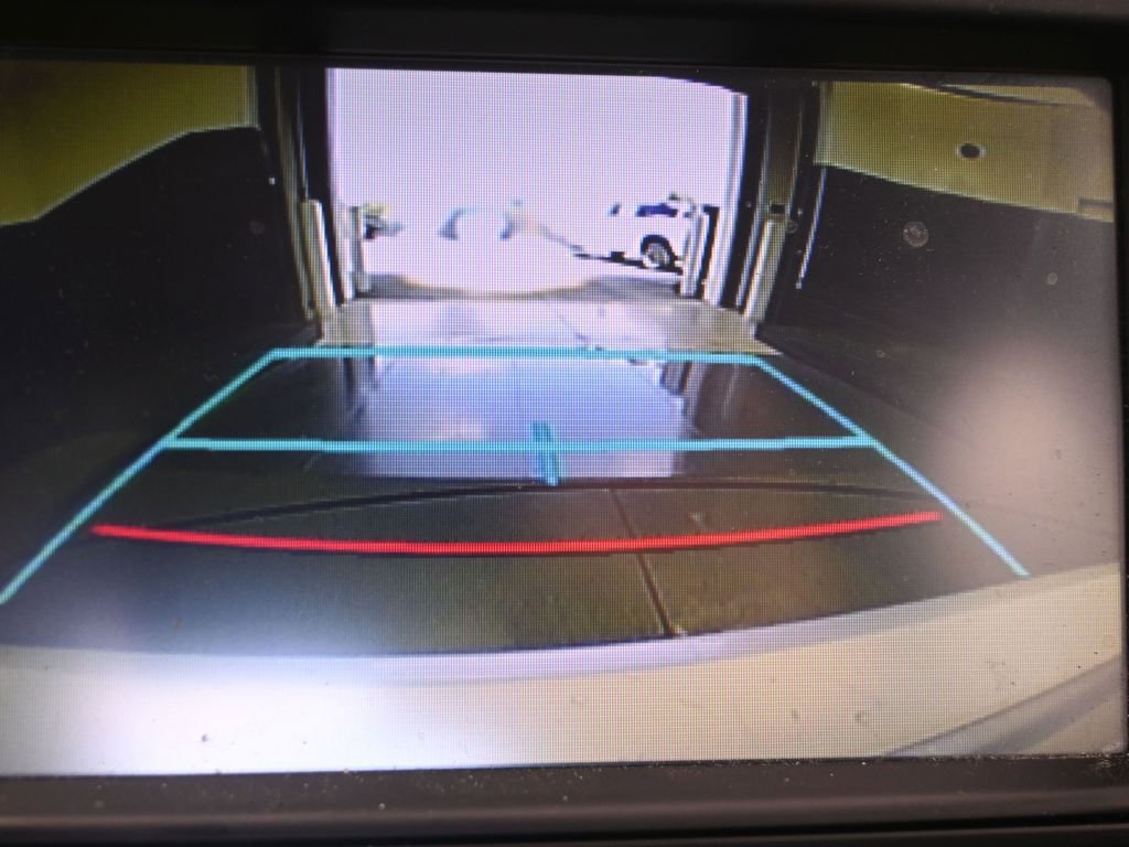 Used 2018 Toyota Yaris L FWD image 11