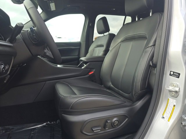 New 2025 Jeep Grand Cherokee Limited image 9