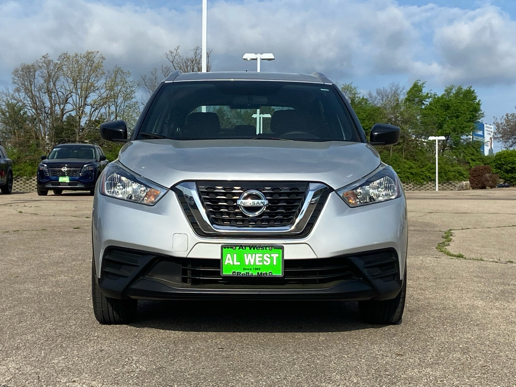 Used 2019 Nissan Kicks S image 3