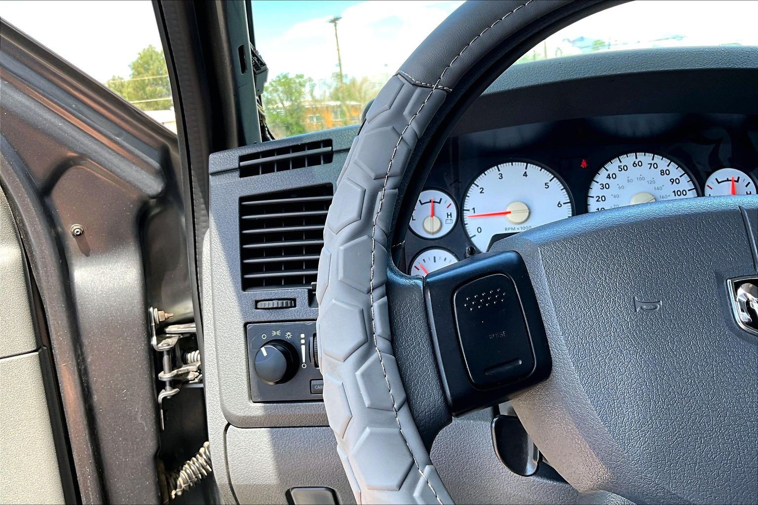 Used 2007 Dodge Ram 1500 Truck ST w/ SXT Group RWD image 17