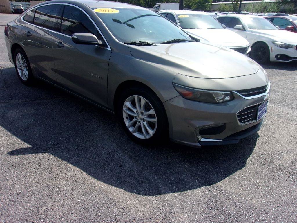 Used 2017 Chevrolet Malibu LT w/ Leather Package FWD image 13