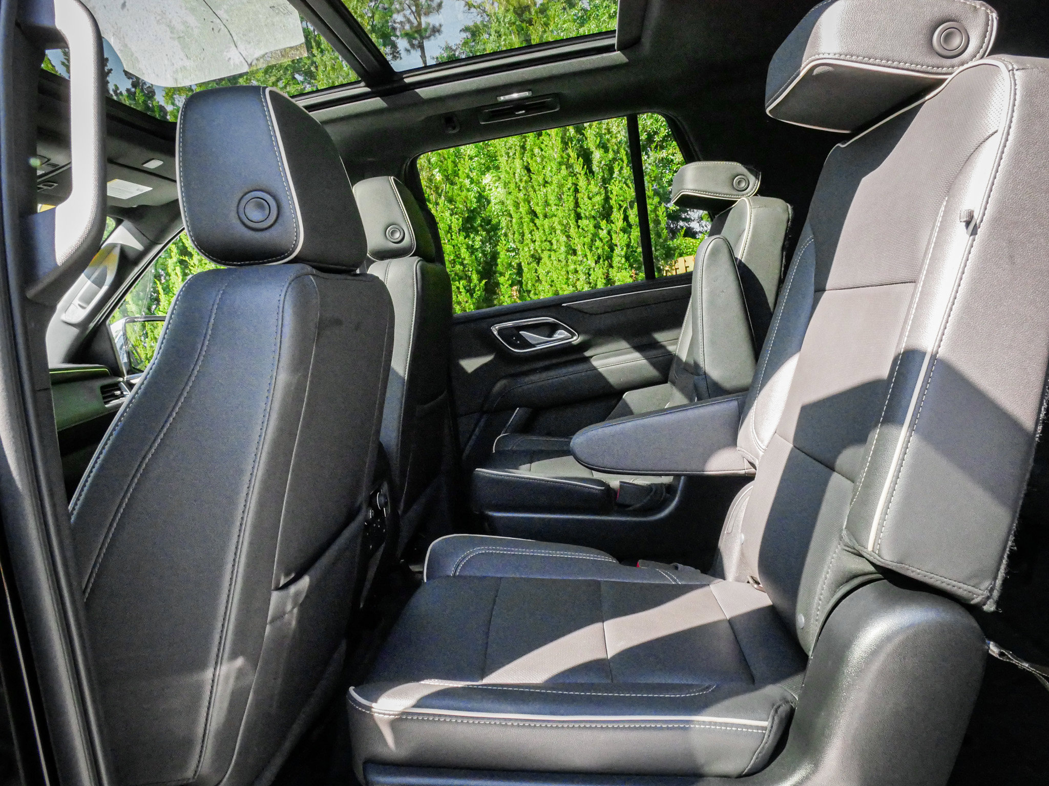 Used 2023 Chevrolet Tahoe Premier AWD/4WD image 31