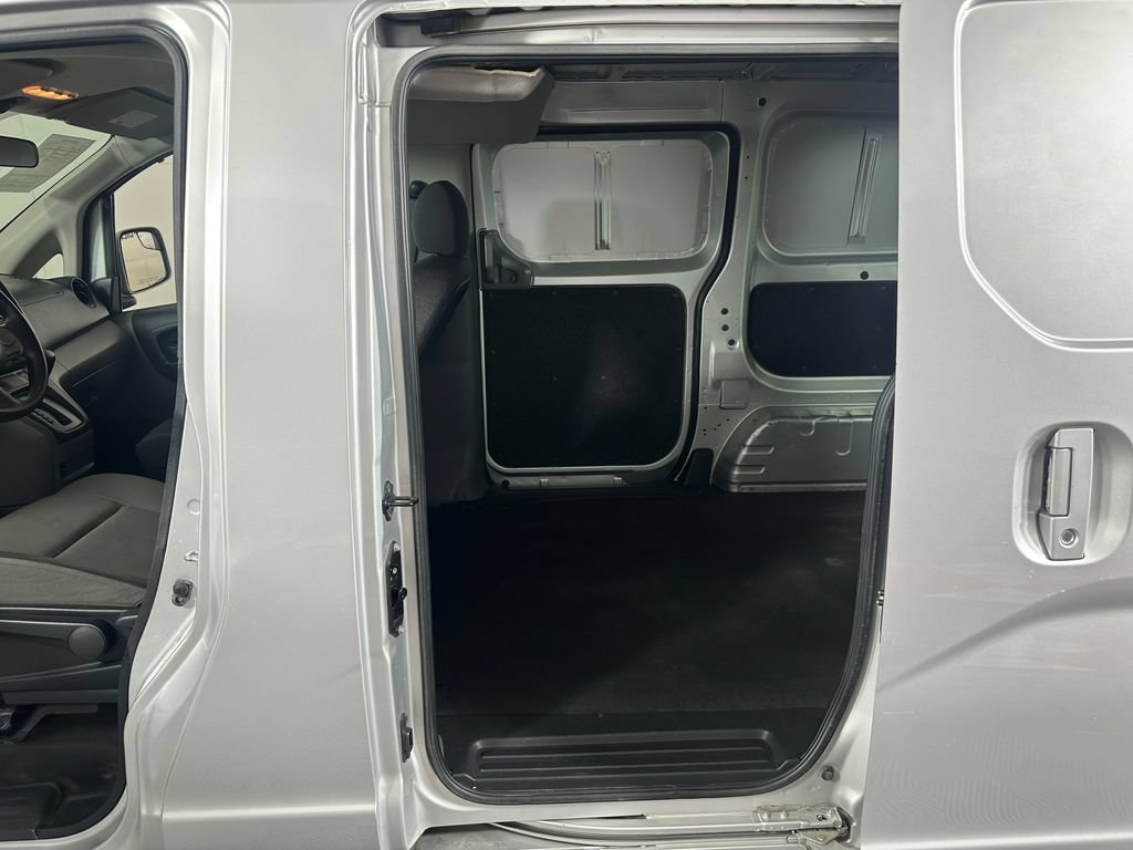 Used 2017 Chevrolet City Express LT w/ Technology Package FWD image 17