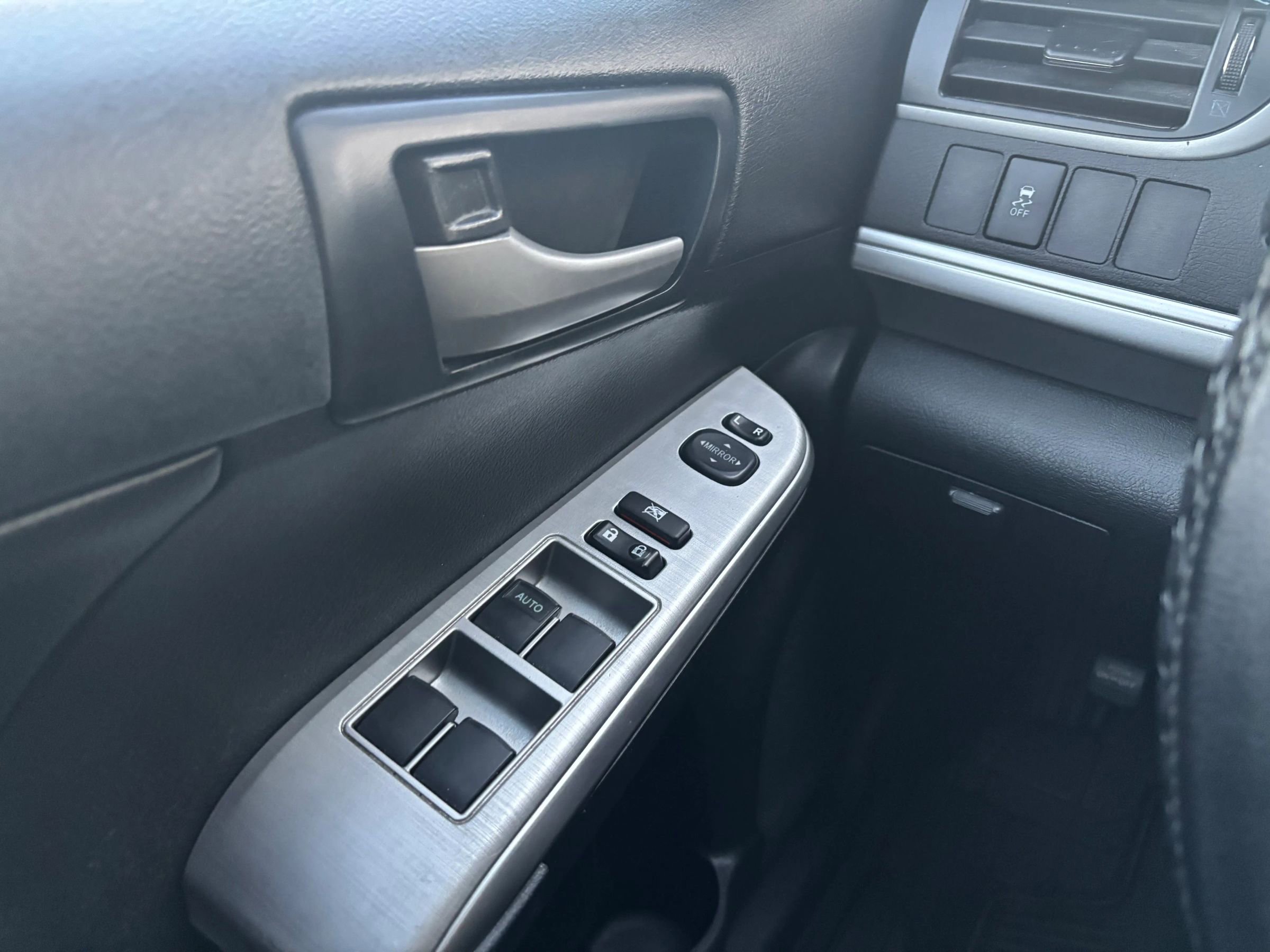 Used 2014 Toyota Camry SE image 15