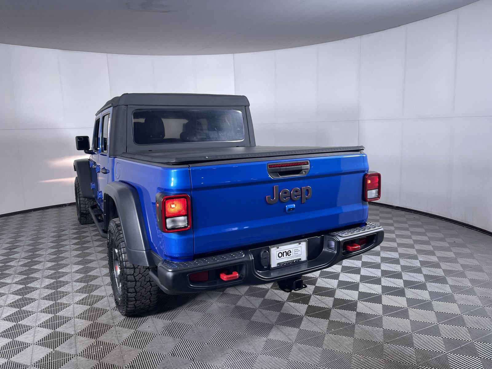 Used 2022 Jeep Gladiator Rubicon w/ Cold Weather Group AWD/4WD image 24