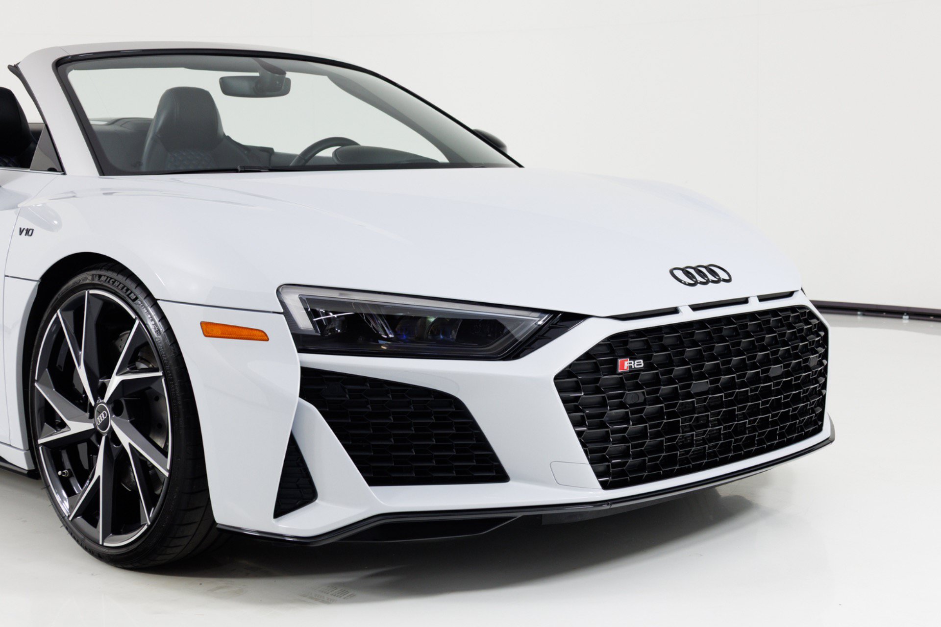 Used 2022 Audi R8 V10 w/ Premium Package RWD image 52