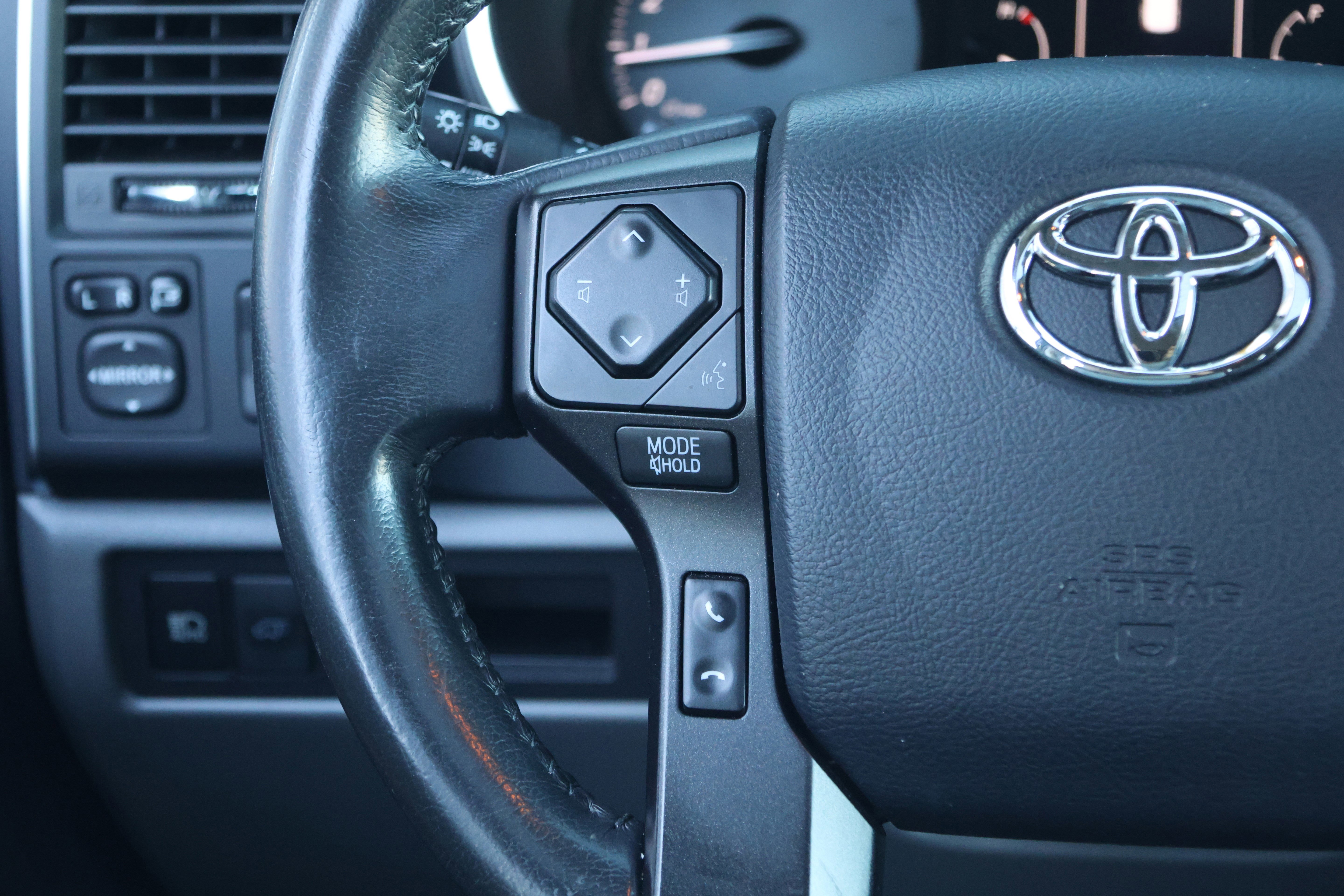 Used 2018 Toyota Sequoia Platinum image 19