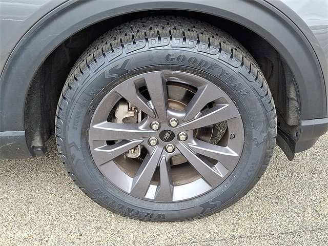 Used 2024 Ford Explorer XLT w/ Equipment Group 202A AWD/4WD image 8