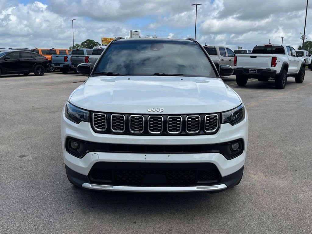 Used 2024 Jeep Compass Limited AWD/4WD image 2