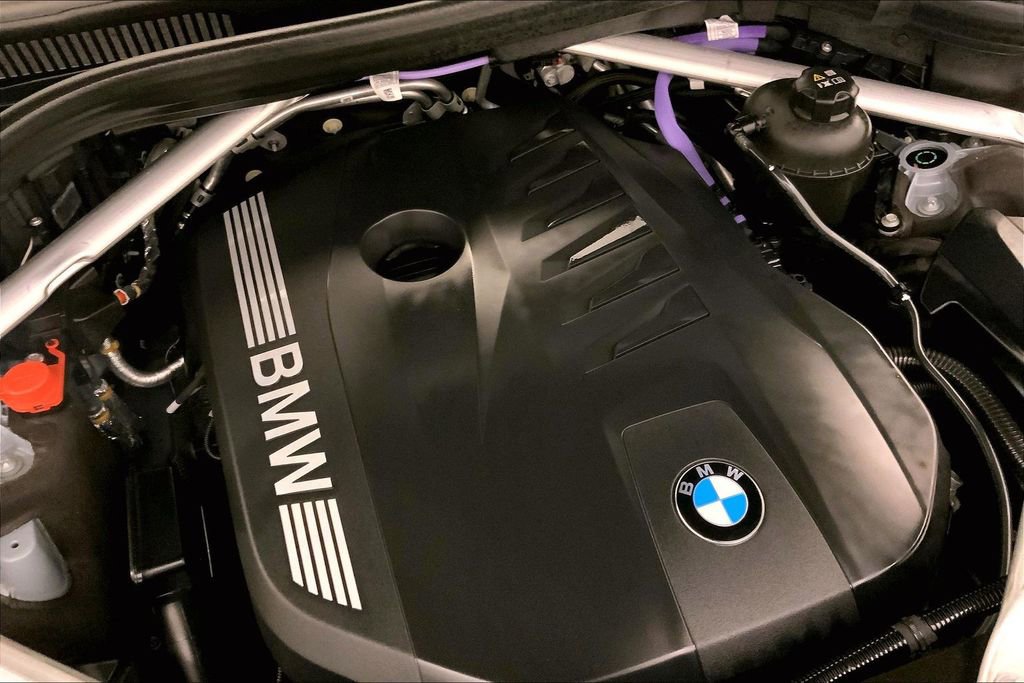 Certified 2025 BMW X7 xDrive40i w/ M Sport Package image 31