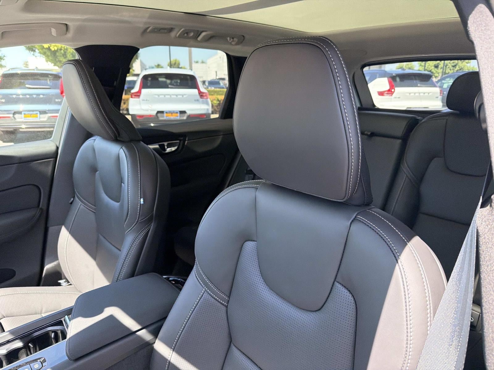New 2027 Volvo XC60 B5 Ultra AWD/4WD image 15