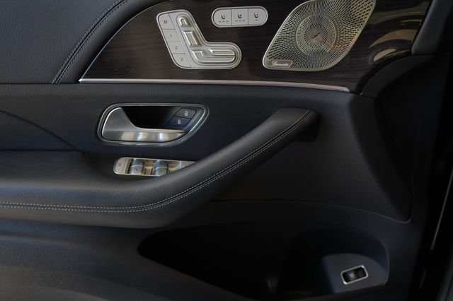 Used 2021 Mercedes-Benz GLS 580 4MATIC image 23