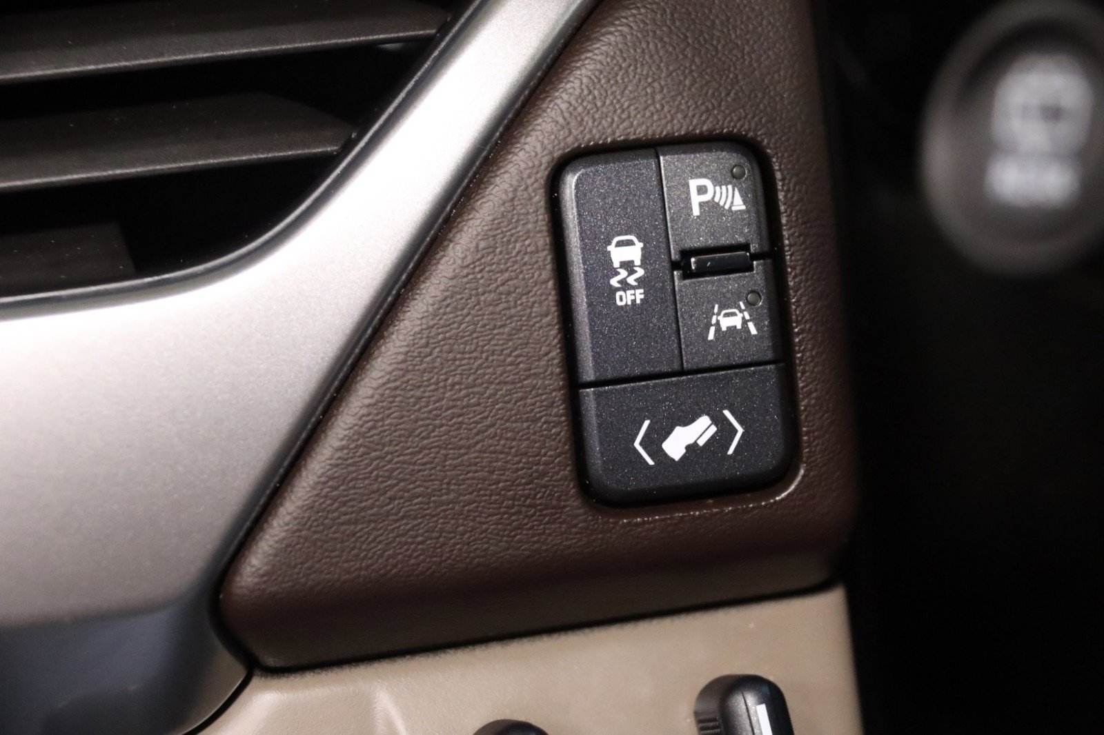 Used 2017 Chevrolet Suburban LT AWD/4WD image 70