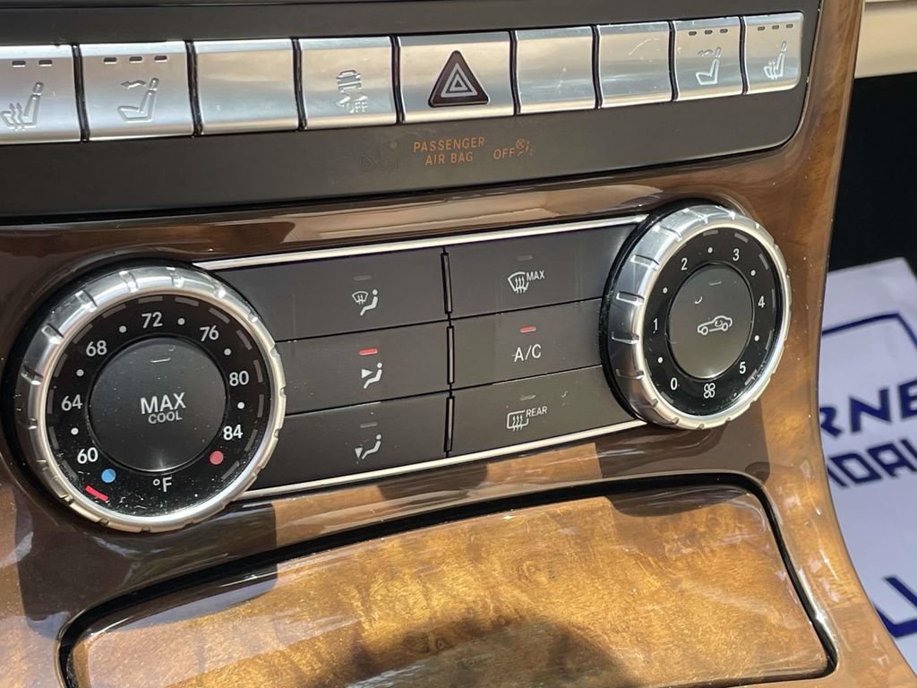 Used 2015 Mercedes-Benz SLK 250 image 32