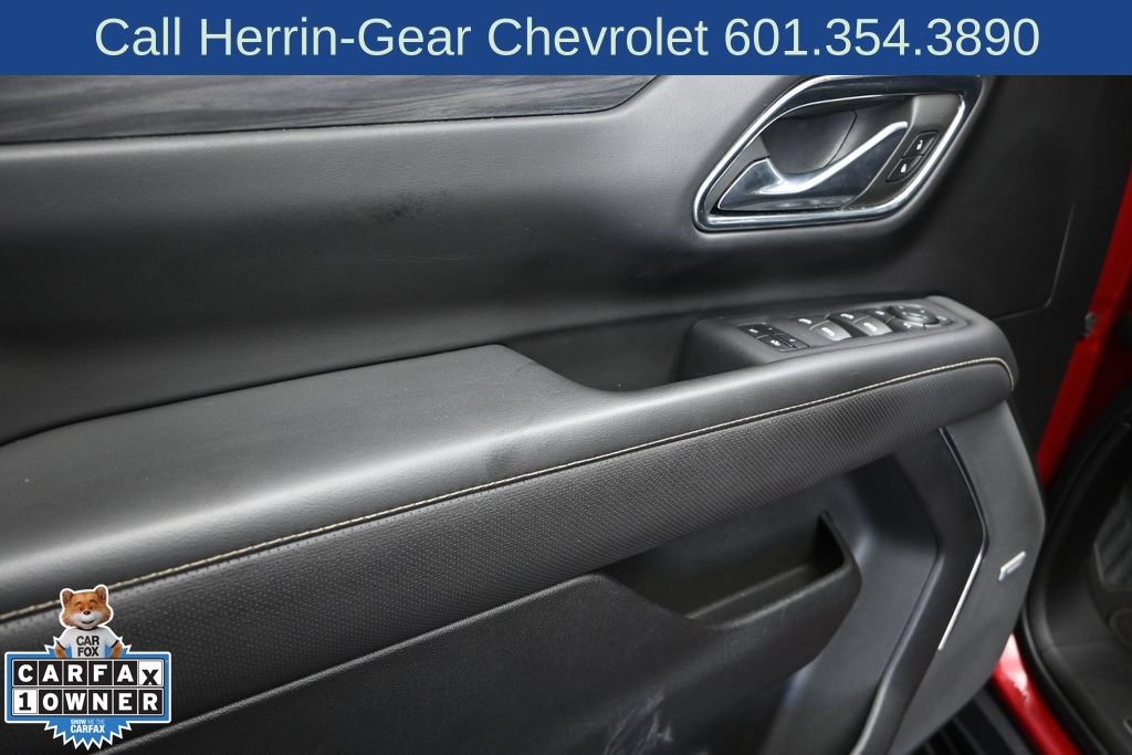 Used 2023 GMC Yukon SLT w/ SLT Premium Package RWD image 11
