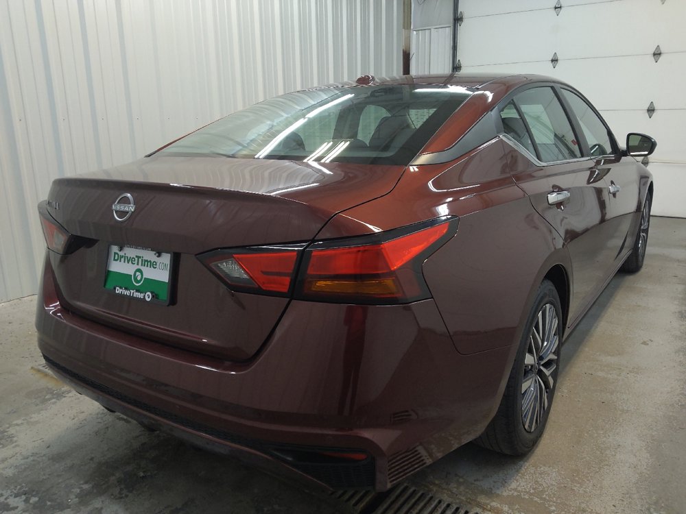 Used 2025 Nissan Altima 2.5 SV FWD image 9