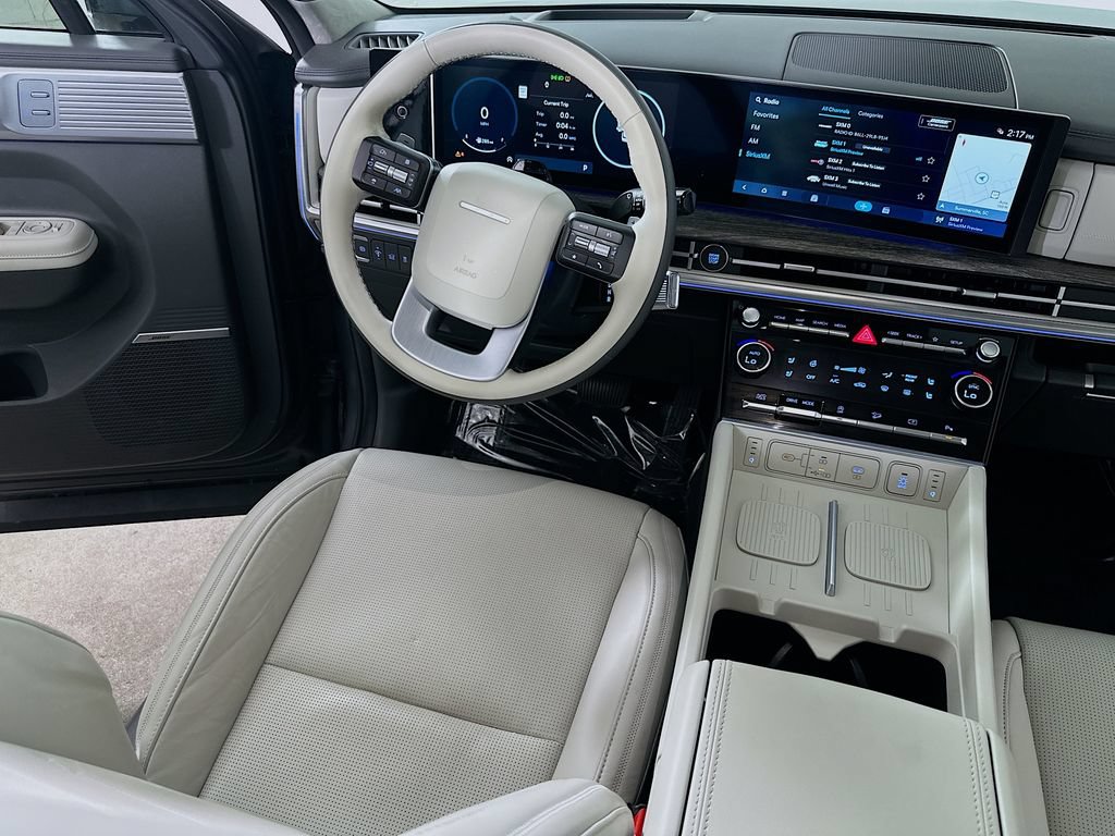 Used 2025 Hyundai Santa Fe Calligraphy FWD image 15