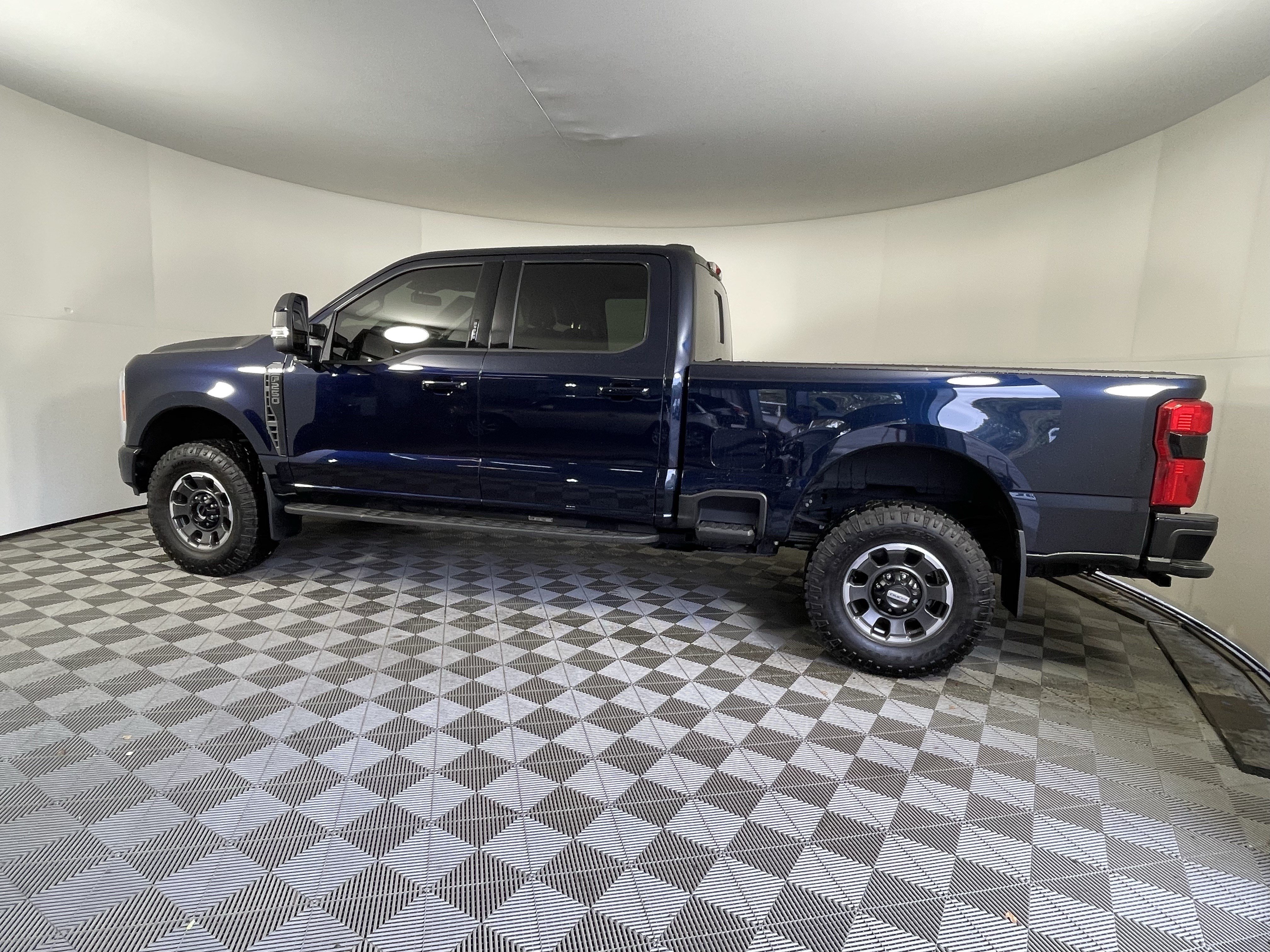 Used 2023 Ford F250 Lariat w/ Lariat Ultimate Package AWD/4WD image 2