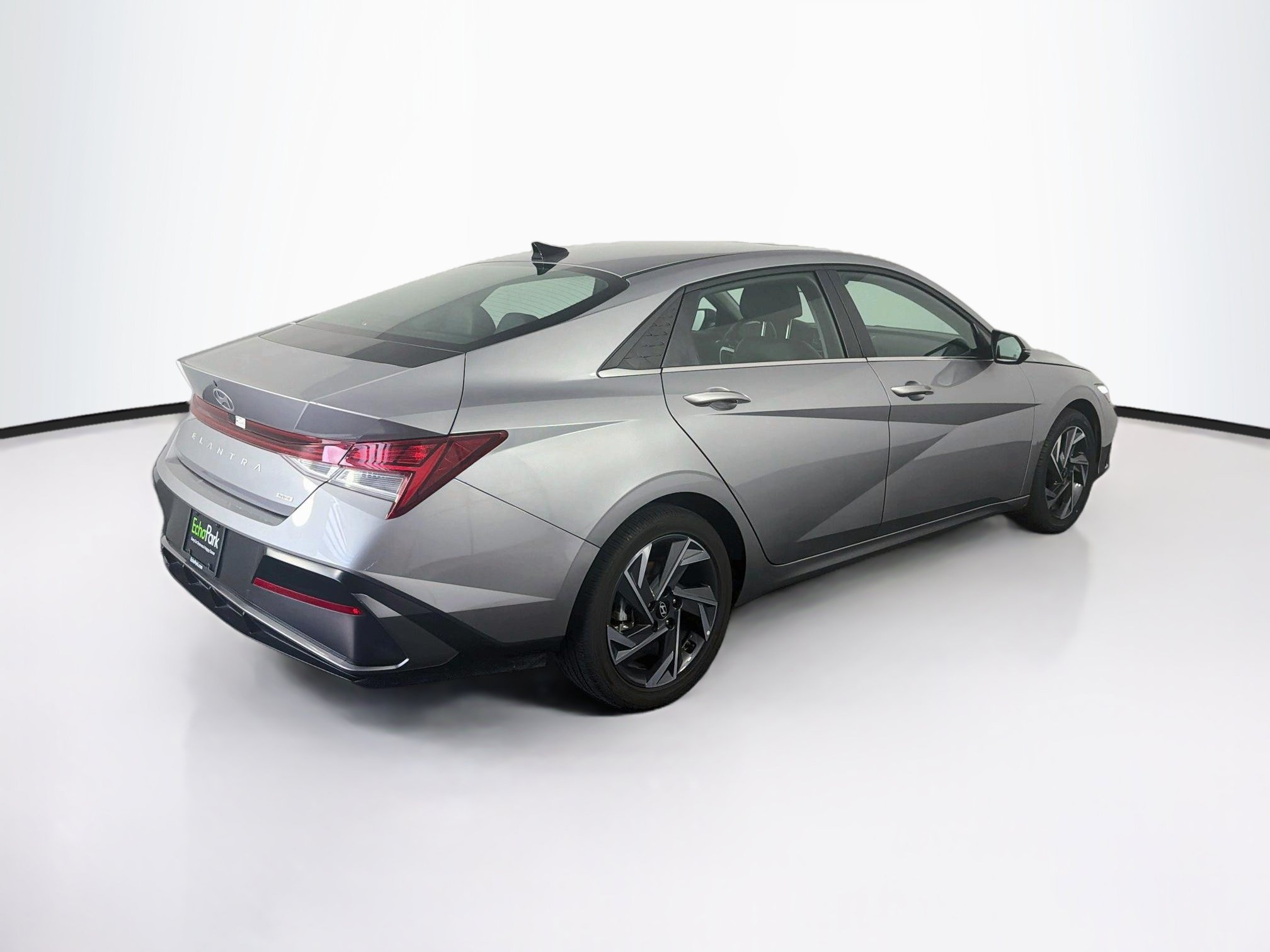 Used 2025 Hyundai Elantra Limited FWD image 9
