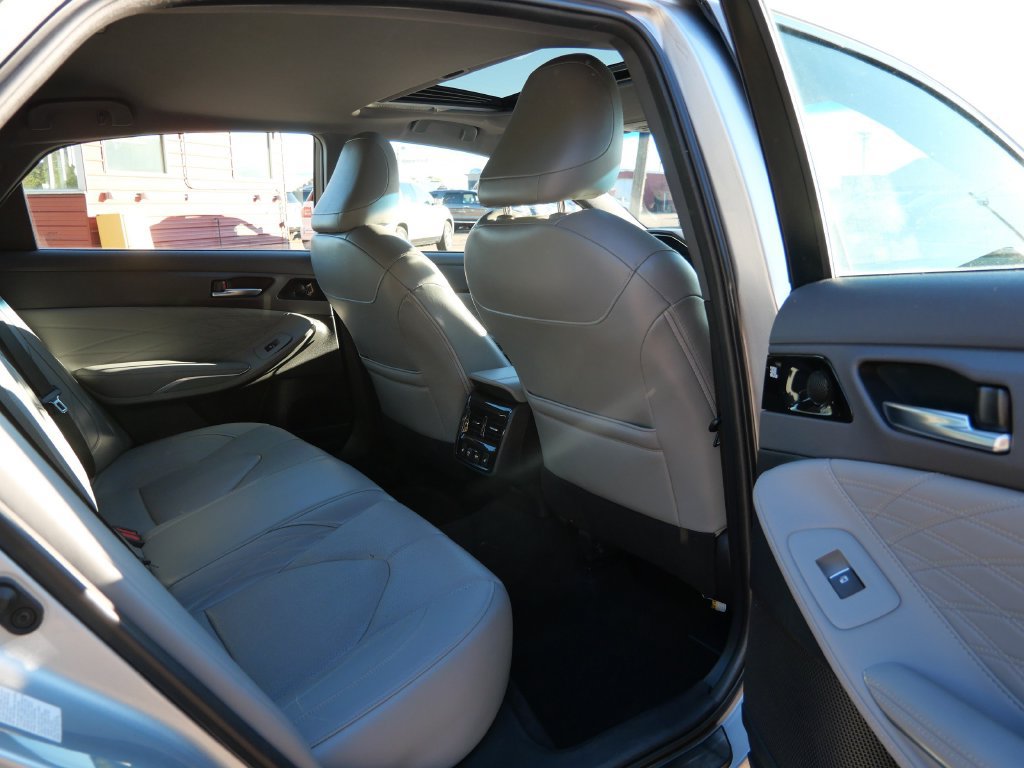 Used 2019 Toyota Avalon Limited w/ Advanced Safety Package FWD image 13