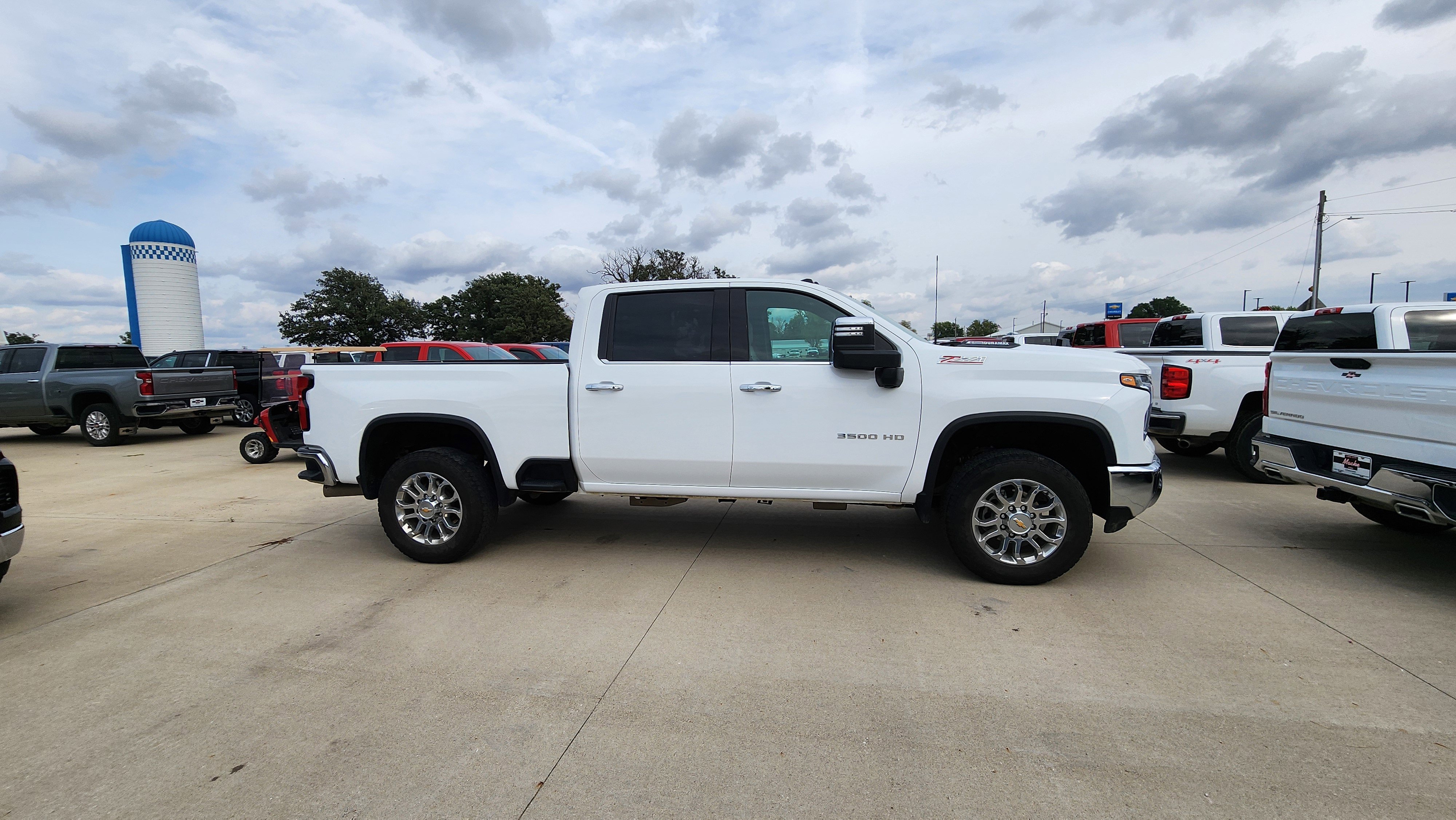 Certified 2025 Chevrolet Silverado 3500 LTZ w/ LTZ Premium Package image 4