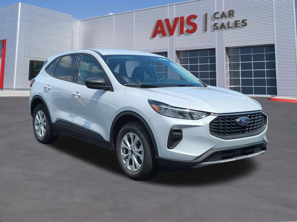 Used 2025 Ford Escape Active AWD/4WD image 3