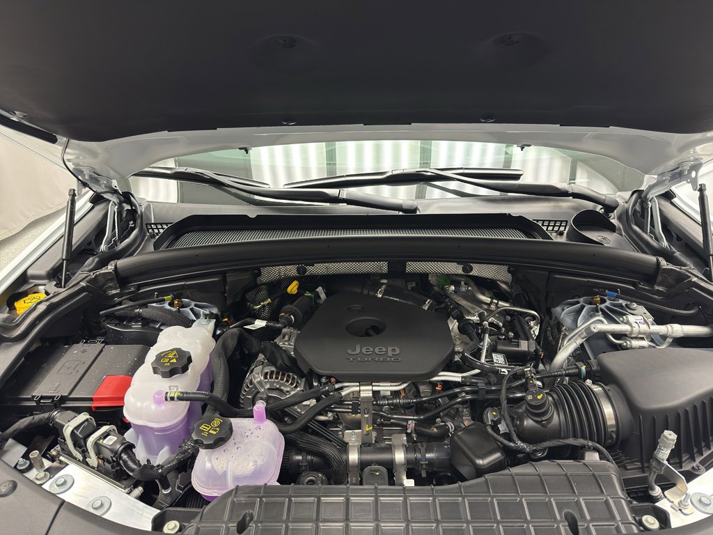 New 2026 Jeep Grand Cherokee Summit image 6