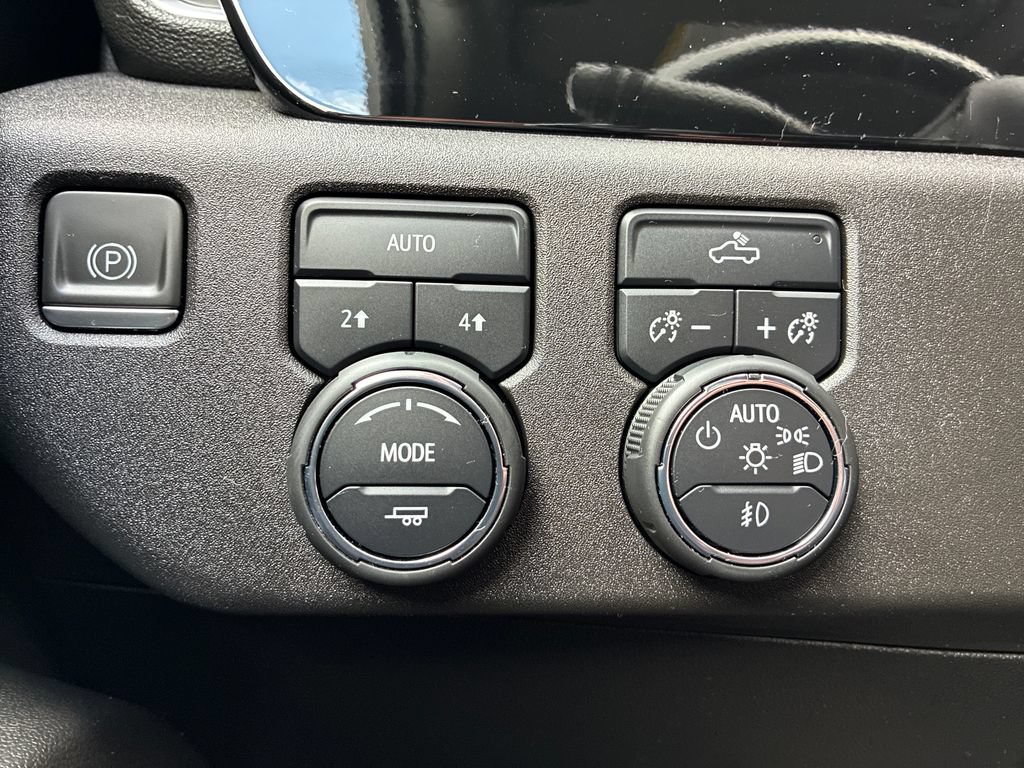 Used 2023 Chevrolet Silverado 1500 RST AWD/4WD image 28